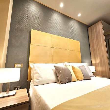 Astoria Supreme - Modern Boutique Suites Lecce Ngoại thất bức ảnh