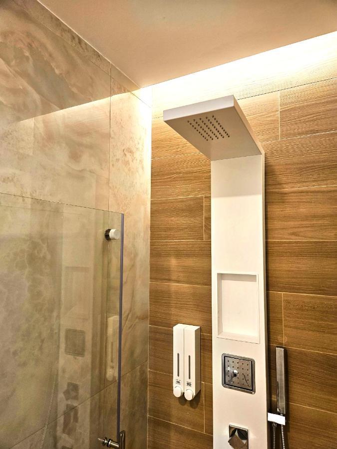 Astoria Supreme - Modern Boutique Suites Lecce Ngoại thất bức ảnh