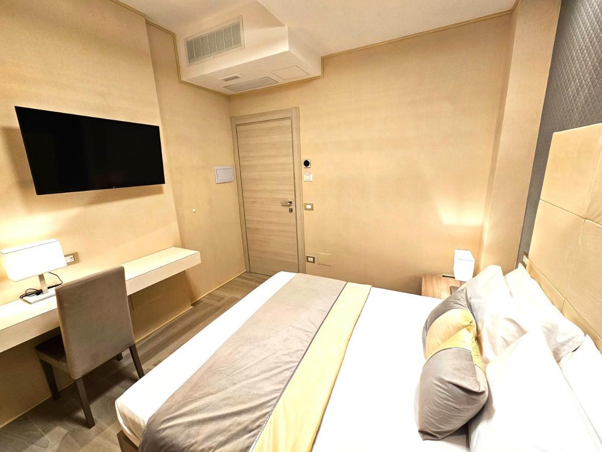 Astoria Supreme - Modern Boutique Suites Lecce Ngoại thất bức ảnh