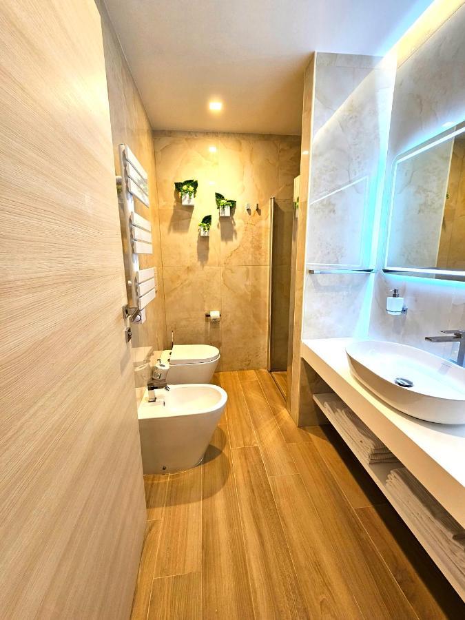 Astoria Supreme - Modern Boutique Suites Lecce Ngoại thất bức ảnh
