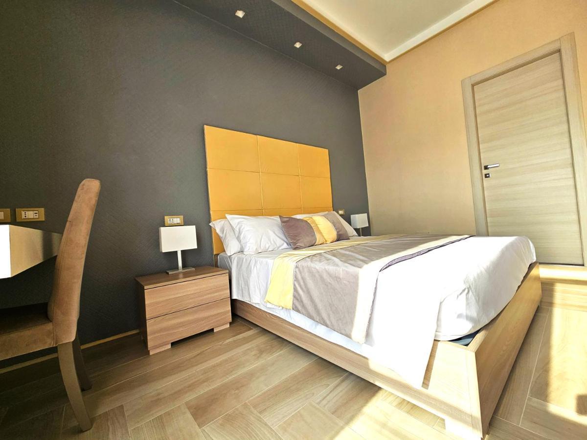 Astoria Supreme - Modern Boutique Suites Lecce Ngoại thất bức ảnh